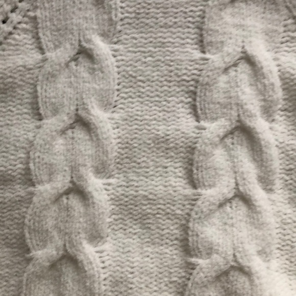 sweater - Picture 3 of 5